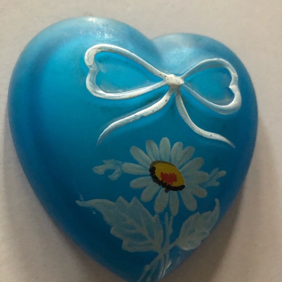 Fenton HandPainted Daisy - Picture 1 of 4